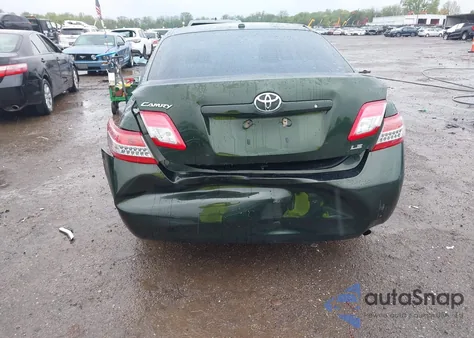 2010 Toyota Camry Le z USA, uszkodzony, nr VIN 4T1BF3EK4AU542680